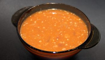 Мексиканский суп «Чили с мясом» — непривычный фасолевый суп, с ноткой чили и ароматом шоколада