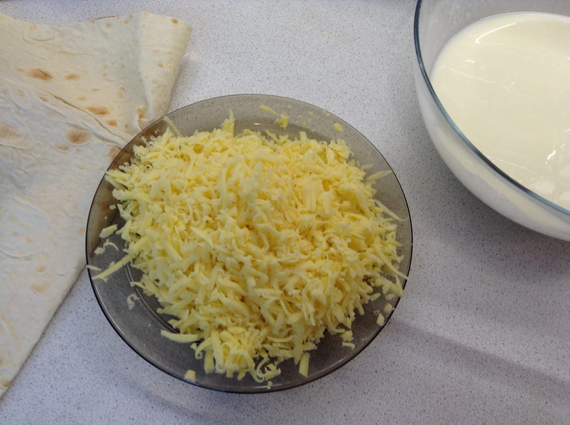 Натераем сыр