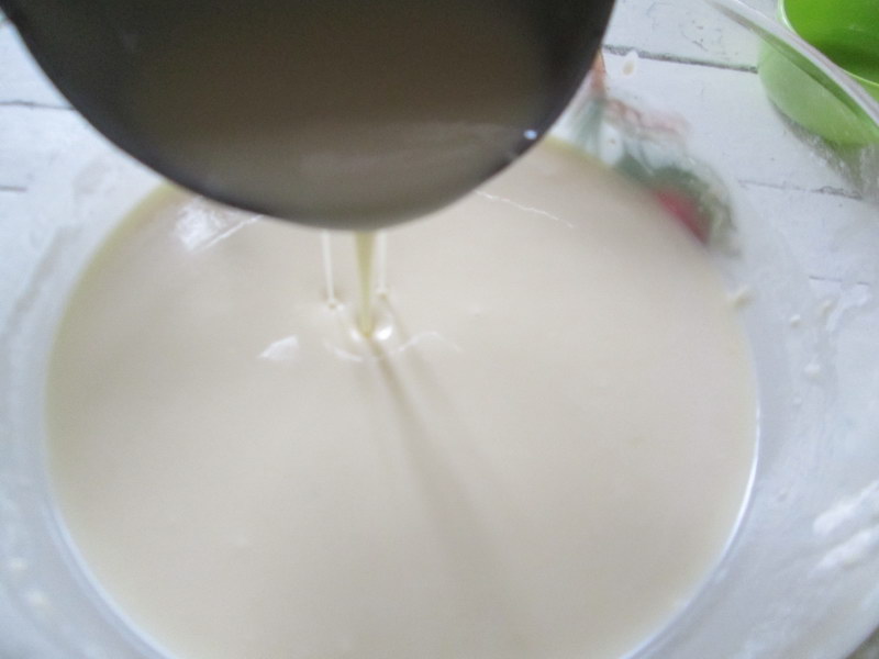 Блины на Масленицу (рецепт на простокваше и молоке) и 3 варианта красивой подачи