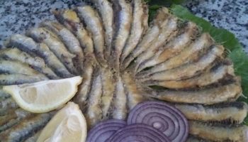 Как жарят мелкую рыбу в турецких кафе – рецепт «Сковорода хамсы»