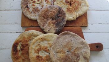 Слоистые турецкие лепёшки и 4 варианта начинки