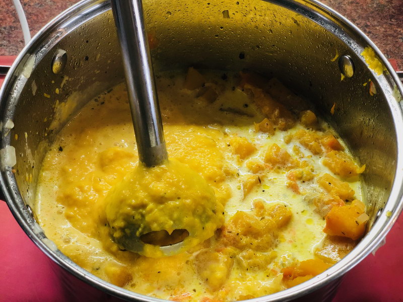 Крем-суп из тыквы, когда холодно и дождливо для меня идеальный вариант