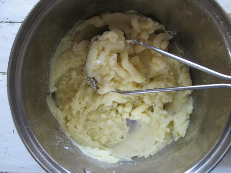 Мини-пирог из картофельных коржей - оригинальная и очень вкусная закуска