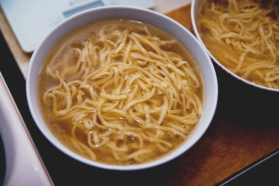 Очень простой и вкусный японский суп – Рамен. Внук ест так, что за ушами трещит!