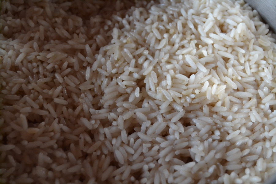 Рассыпчатый рис соотношение. Рассыпчатый рис. Крупнозерновой рассыпчатый рис. Выложить рис в форму. Персидский расыпчатыйрис.