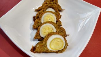 Новенькая закуска из кабачка «Рулет с яйцом»