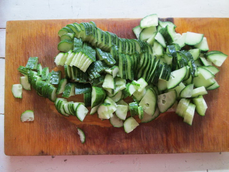 Абсолютно диетический «Зелёный салат с желудочками» в порционной подаче