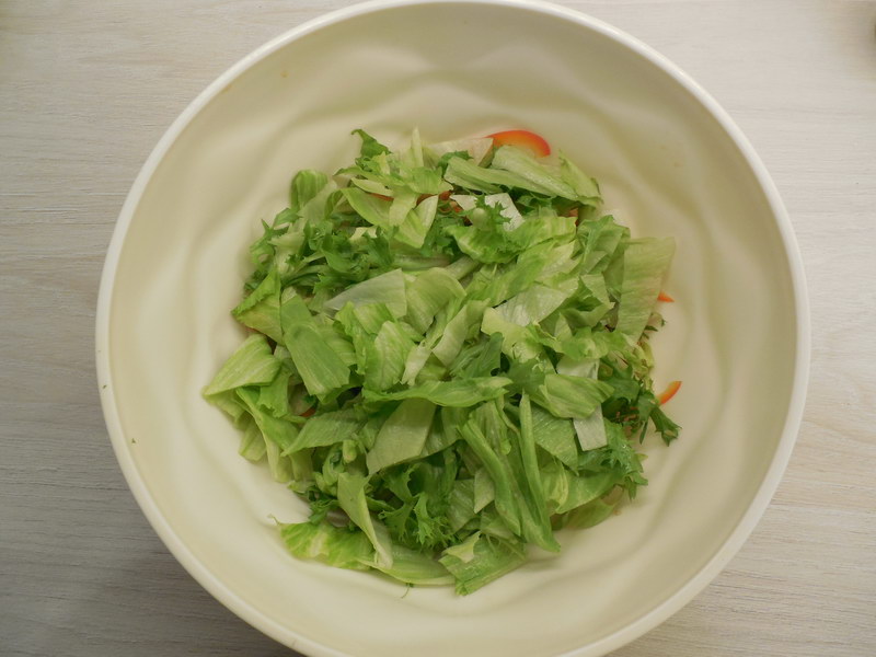 Был повод. Приготовила салат «Нисуаз» - всё просто, но дорого и изысканно, и действительно вкусно. Делюсь рецептом
