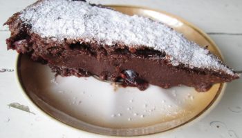 Шоколадное чудо — десерт «Клафути». Хороший рецепт, удался с первого раза