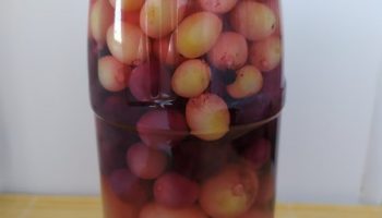 Маринованный виноград «Домашние оливки» — кисло-сладкие на вкус и упругие, как свежий
