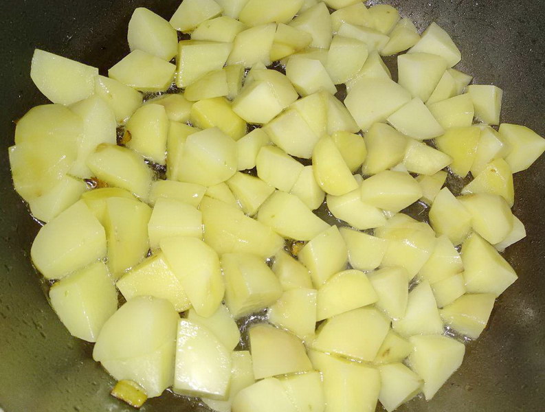 Жареный картофель с баклажанами - от маслят не отличить!