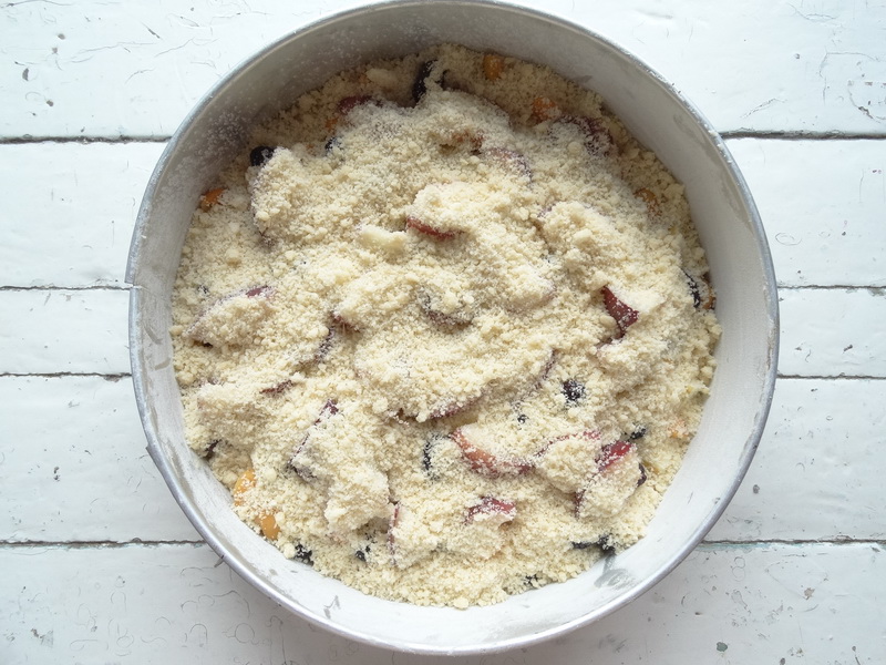Рецепт чудного пирога «Штрейзель» - сладко-кисленькая начинка и хрустящая крошка сверху