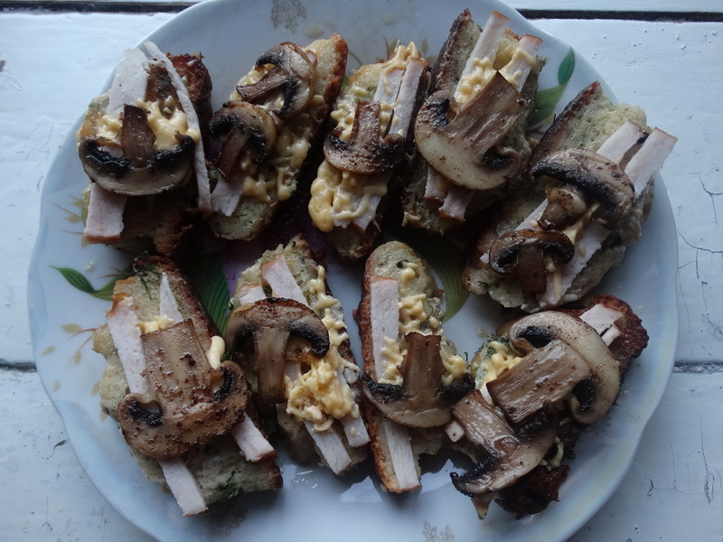 Праздничные бутерброды «под ключ» - сама выпекаю французский багет, делаю начинку и обалденный соус