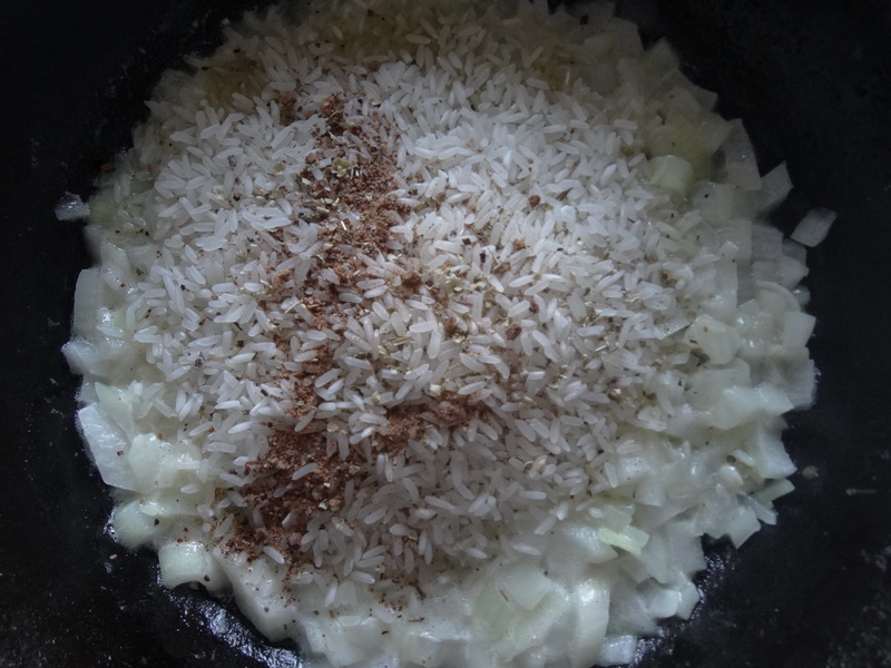 Аранчини – итальянские котлетки из риса с начинкой. Рецепт акклиматизировала под свой кошелёк и вкус, наслаждаюсь