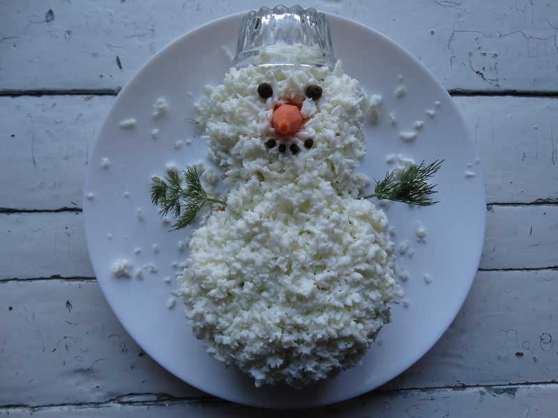 «Зимний» салат Снеговик