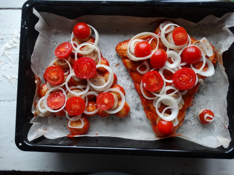 «ПиццЕль» - 3 вида особенной новогодней пиццы (разнятся тестом и сборкой, начинка одинаковая)