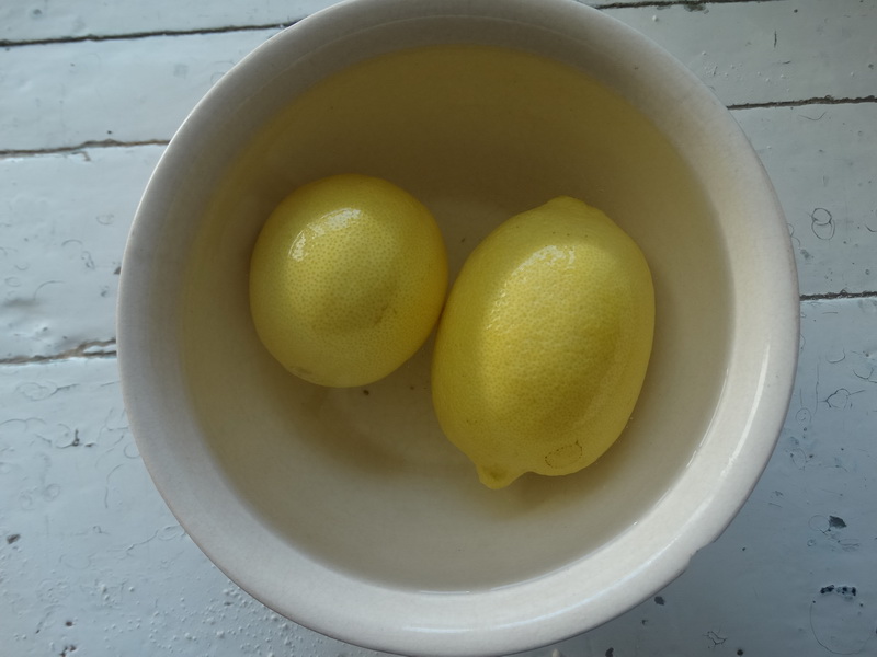 Лимонный пирог - на все 100%. Потрясающе вкусная начинка и абсолютно идеальное тесто