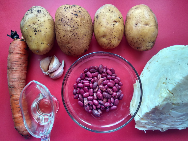 Капуста с фасолью в картофельных «лодочках»- подсмотрела идею в крошке-картошке и теперь частенько готовлю, как гарнир