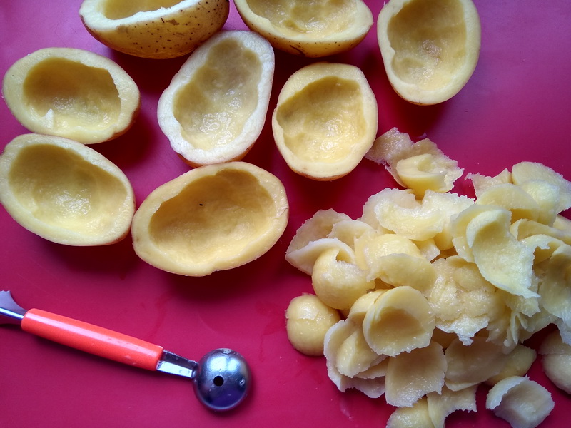 Капуста с фасолью в картофельных «лодочках»- подсмотрела идею в крошке-картошке и теперь частенько готовлю, как гарнир