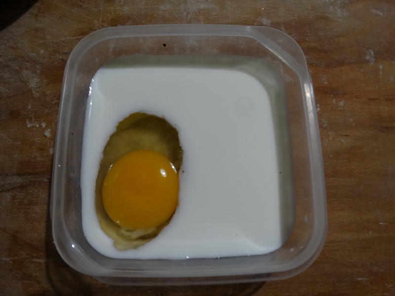 Смазывать яйца маслом