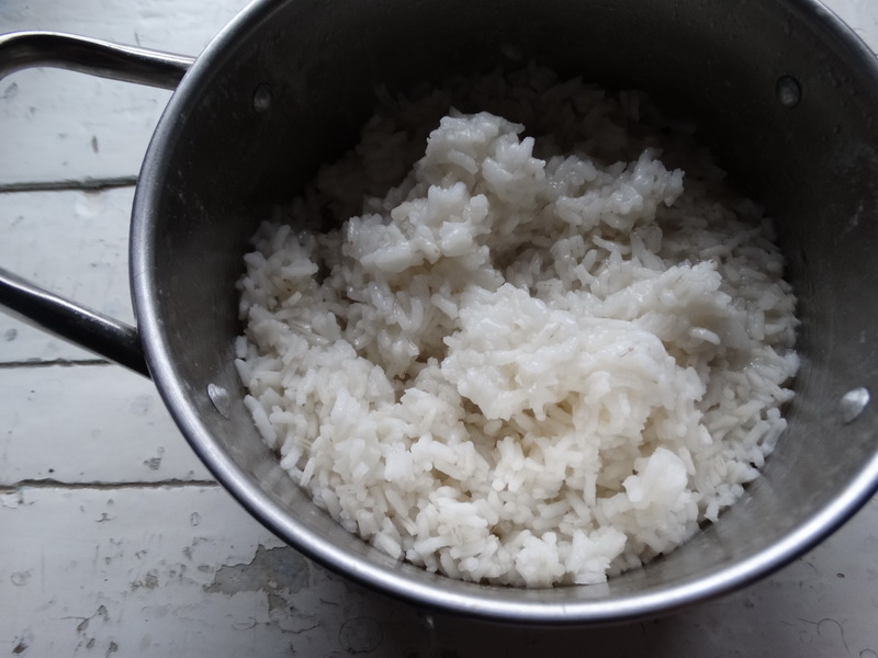 «Курица в рисе» – давно так готовлю: рис получается нежнейший, весь пропитывается жиром курицы, а мясо остаётся сочным