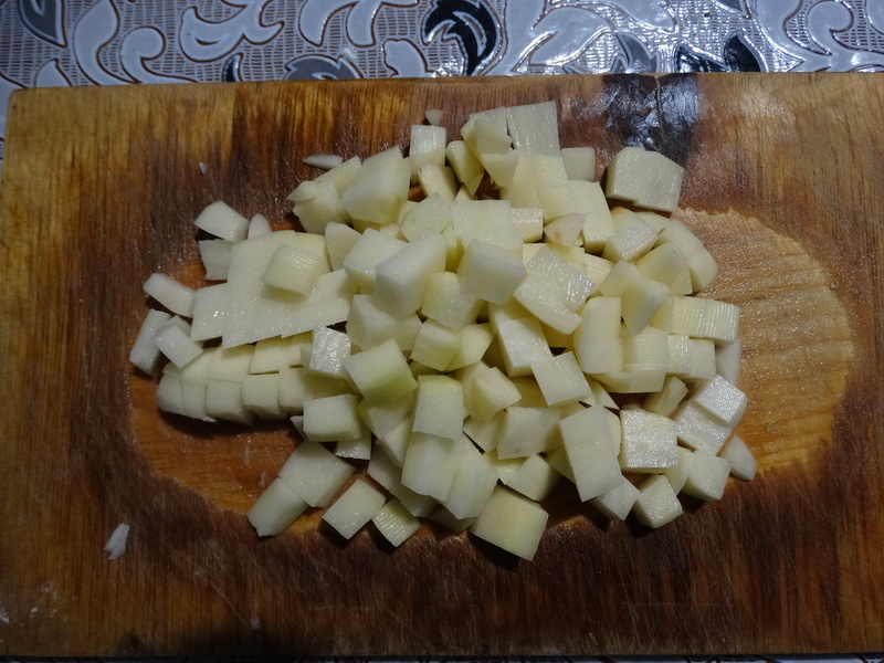 Тесто для штруделя на воде без дрожжей и я готовлю простое тесто, как на пельмени и сочетаю его с мясом и картошкой