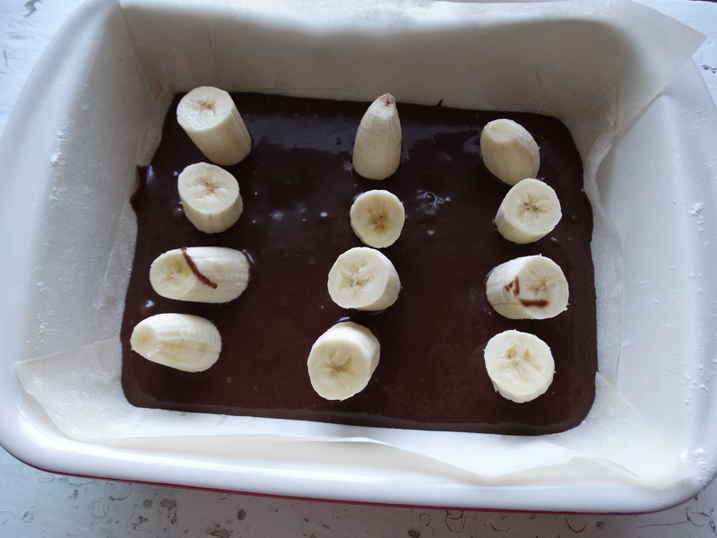 Заливной шоколадный пирог без хлопот - невероятно классно сочетаются шоколадный, банановый и даже кокосовый привкус