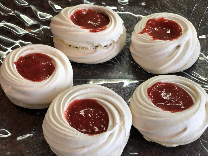 Знаменитые воздушные пирожные «Павлова» — не просто красивое, а наивкуснейший и уникальный десерт