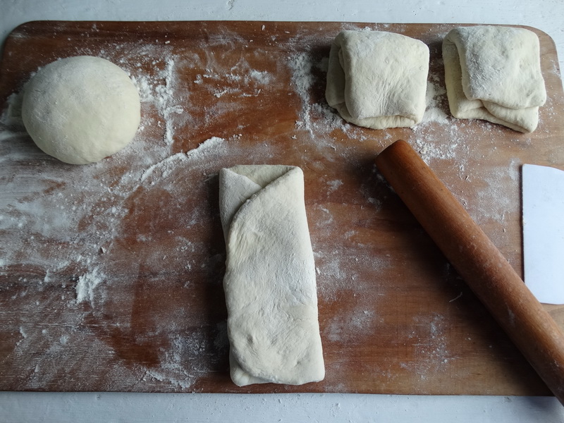 Французский багет (корочка хрустящая, мякиш воздушный) – готовлю сама. У нас в семье самый ходовой хлеб