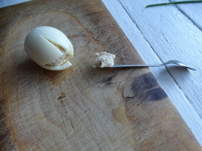 Закуска «Белые тюльпаны» - был повод приготовила фаршированные яйца по-новому. Результат очень порадовал