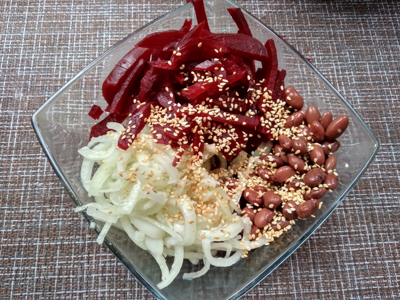 «Луковая свеколка» - невероятно простой, вкусный и недорогой салат от моей подруги-пенсионерки