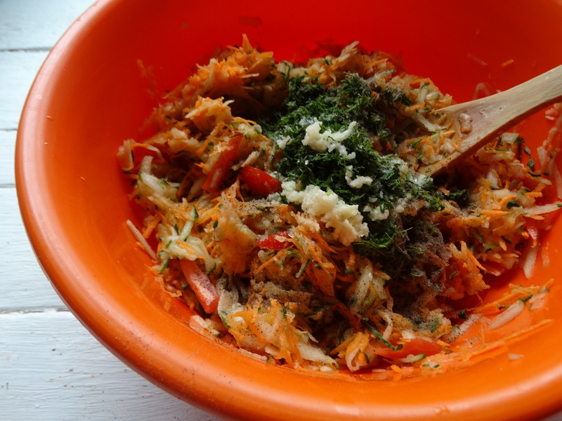 Салат из моркови по рецепту свекрови (казалось бы, ничего необычного, а все домашние его обожают)