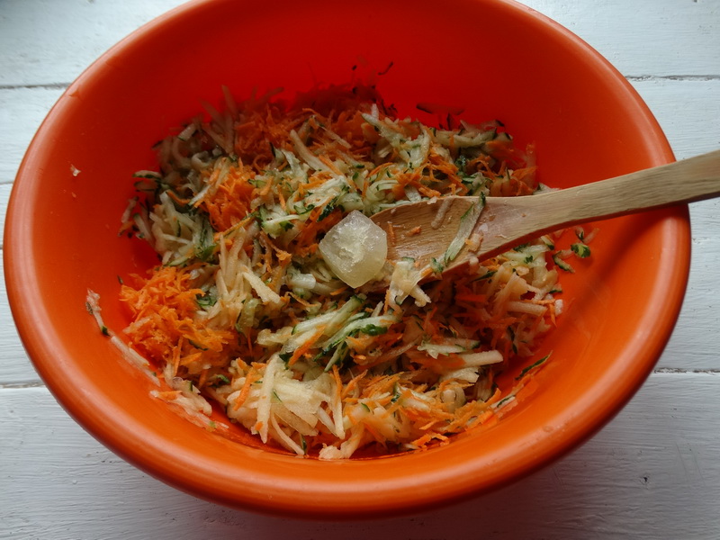 Салат из моркови по рецепту свекрови (казалось бы, ничего необычного, а все домашние его обожают)